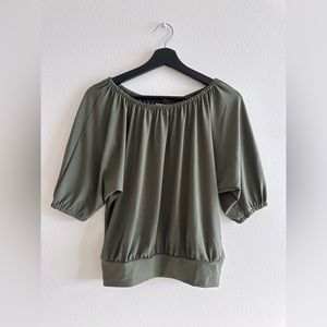 Express - Off Shoulder Blouse in Olive Green XS